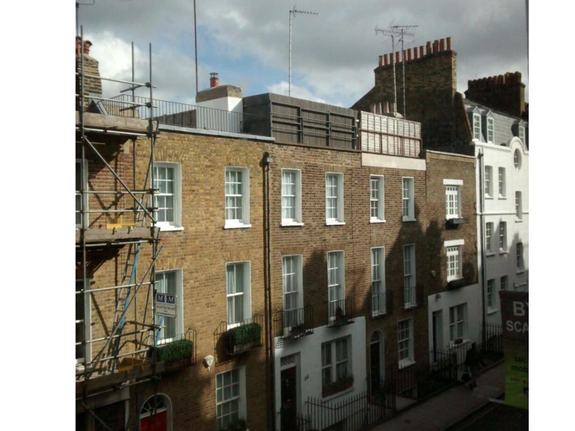 Flat. Georgian Terrace. Bright.