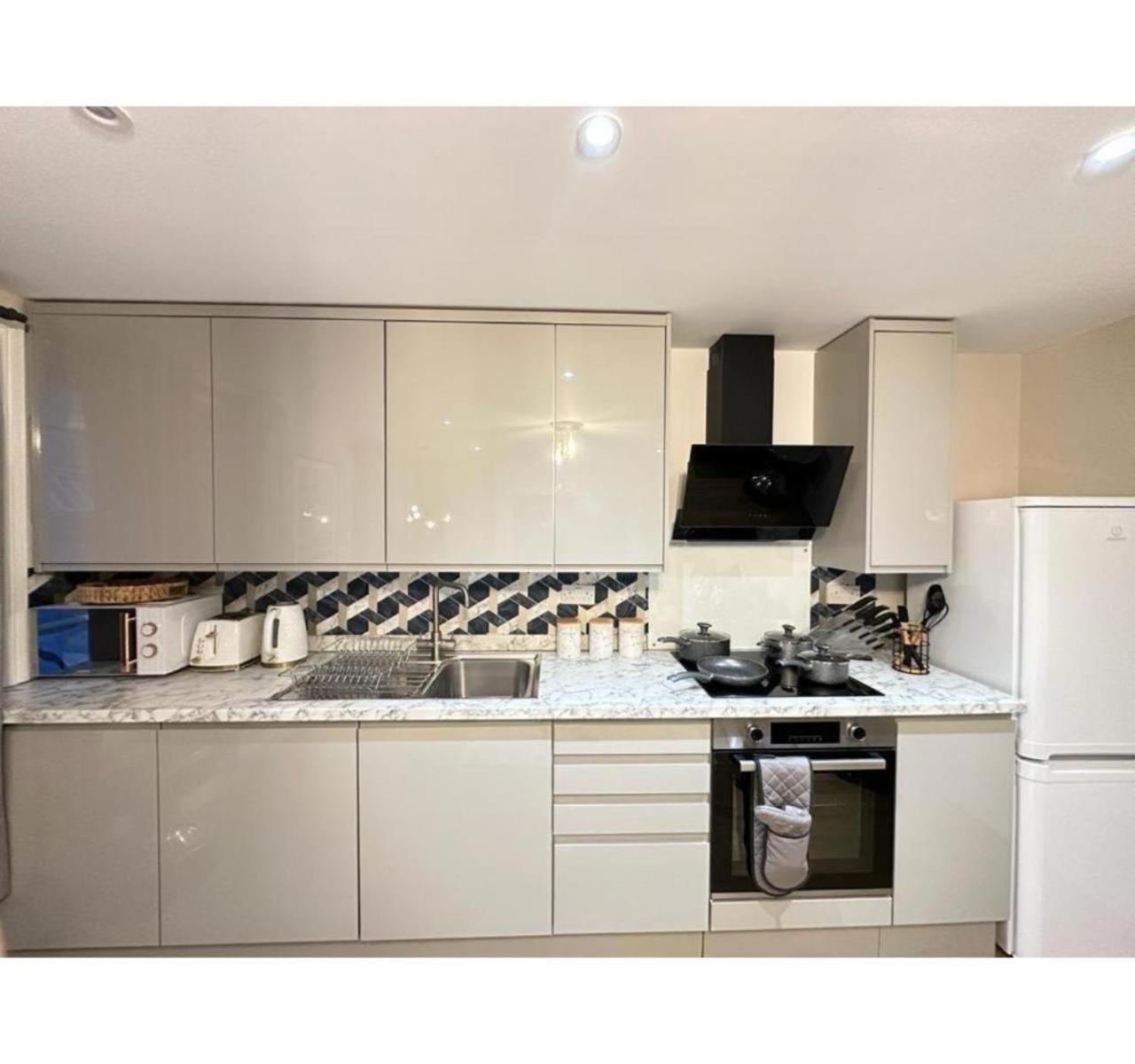 F3- Gorgeous 1 Bed Flat Near Edgware Road Station Apartment London