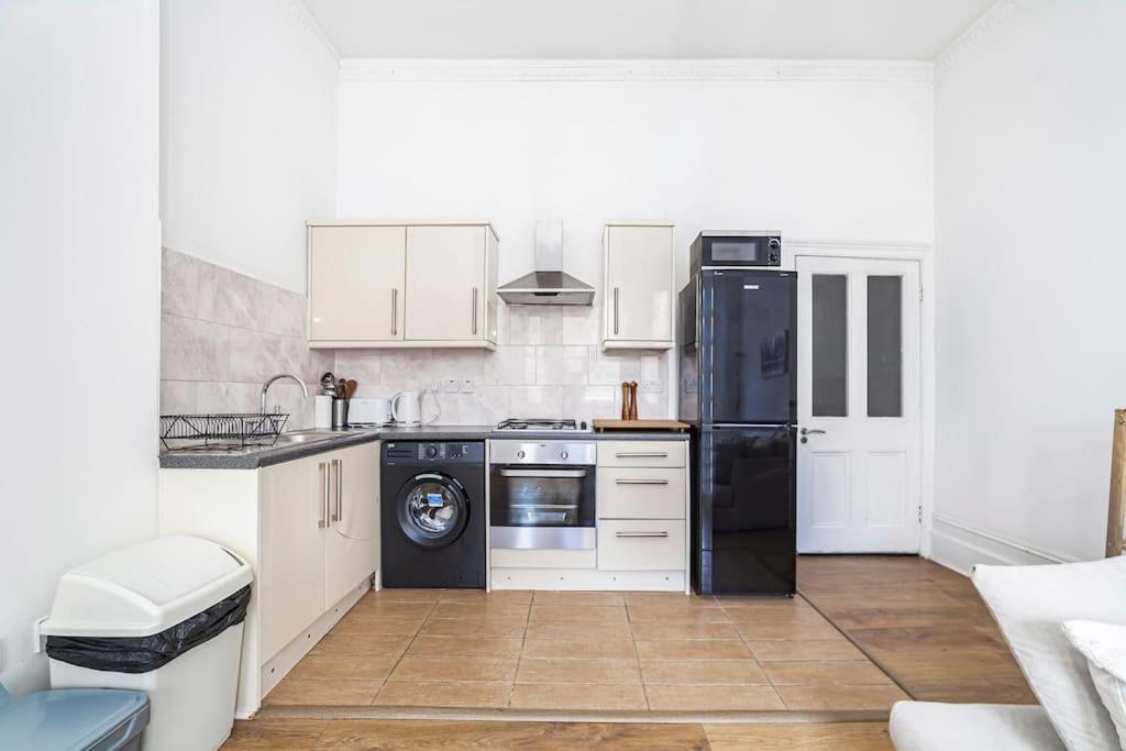 Apartment Incredible Location In Central - 2bed London