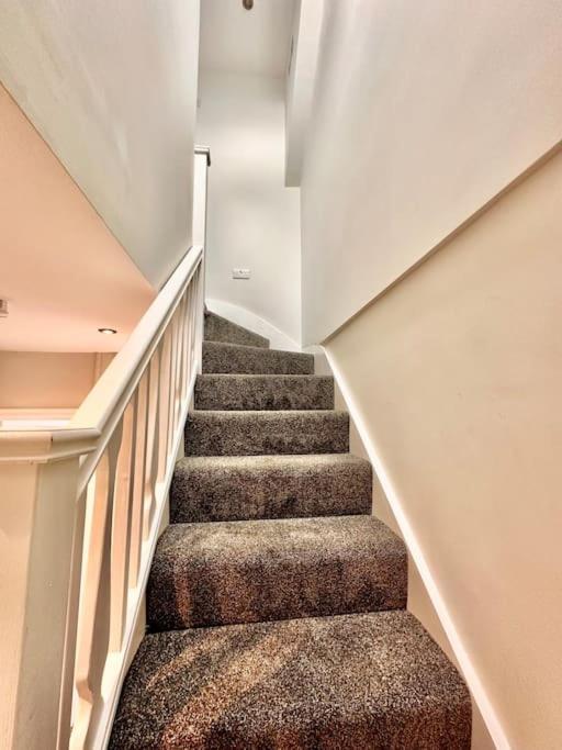 5 Bed In Se12 Londen