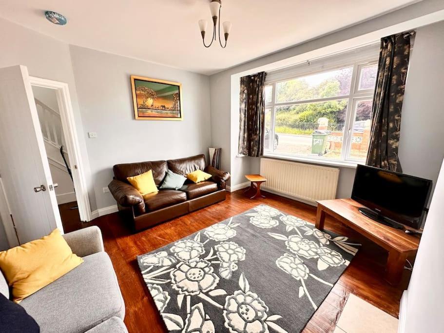 5 Bed In Se12 * Londen