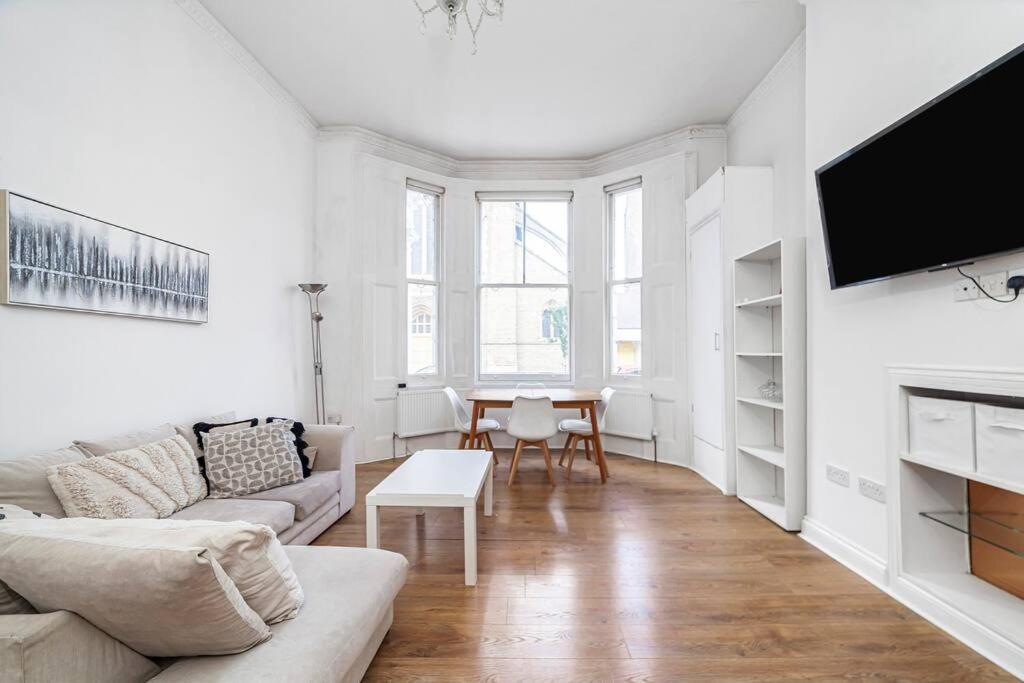Incredible Location In Central - 2bed Apartment