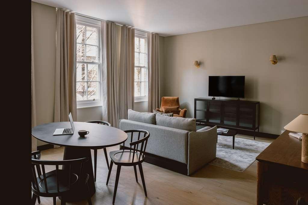 Native Kings Wardrobe Hotell London