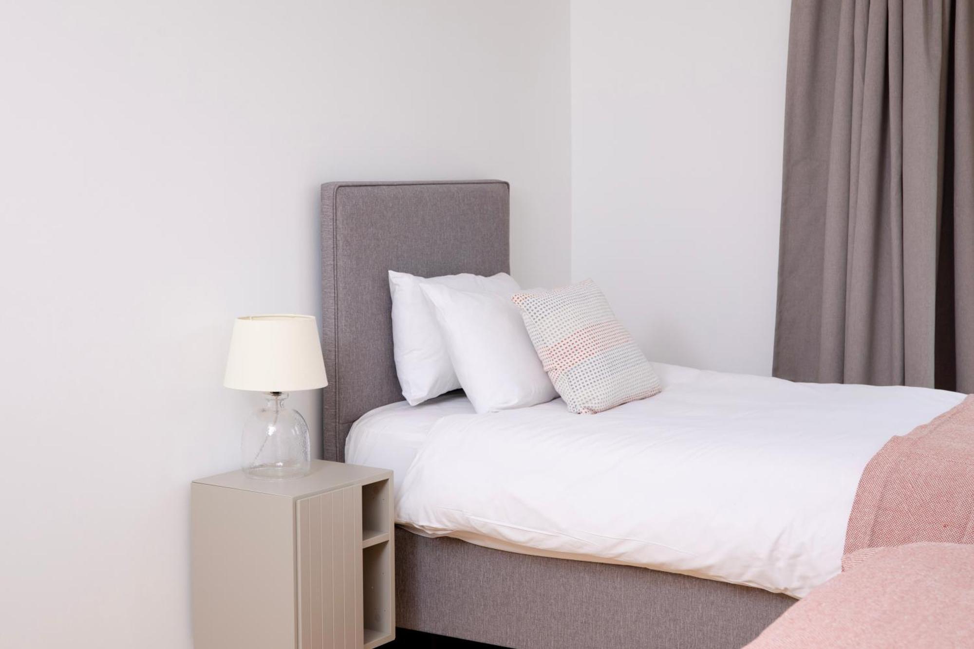 Bob W Tower Hill Residences Apartment *