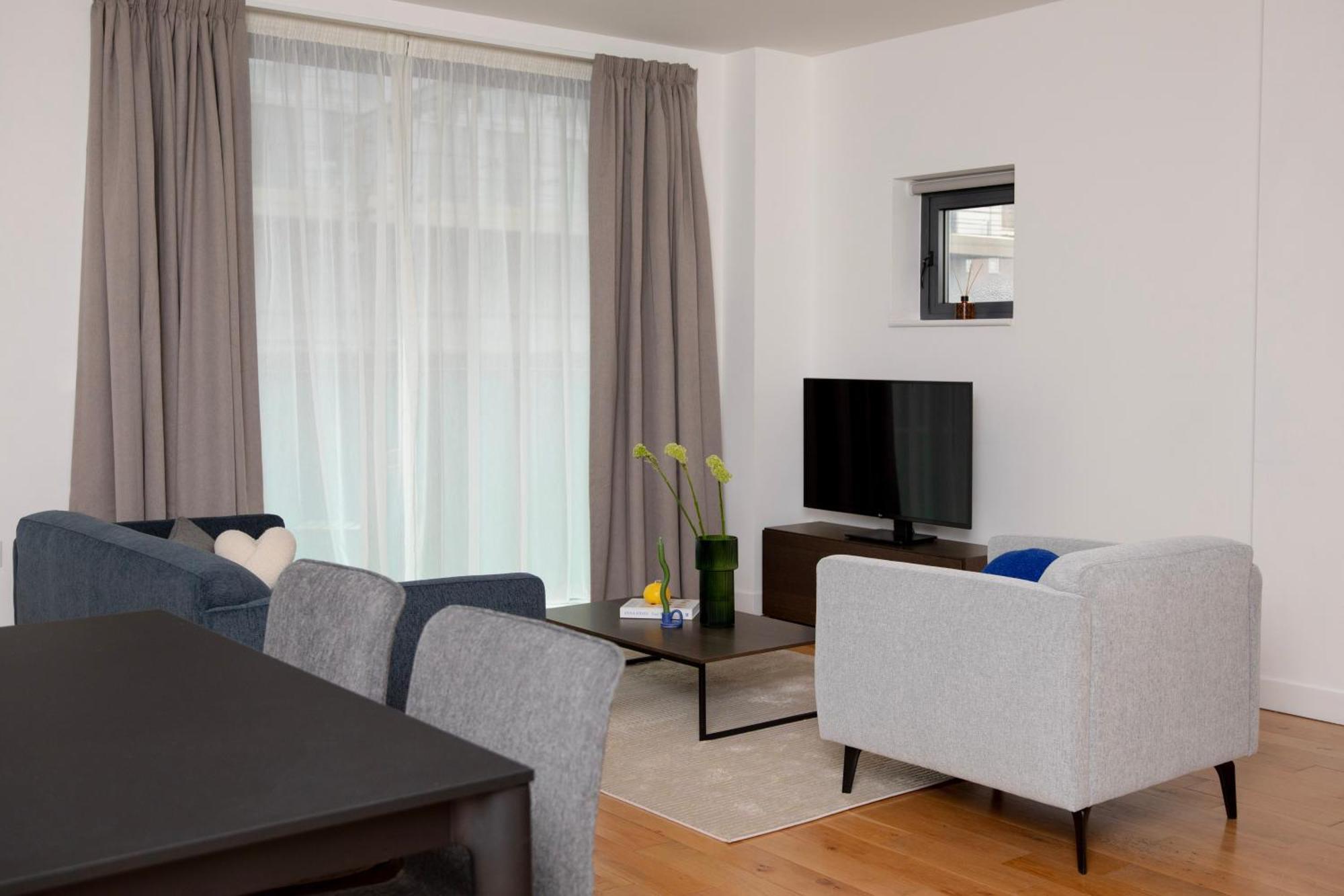 Bob W Tower Hill Residences Apartment