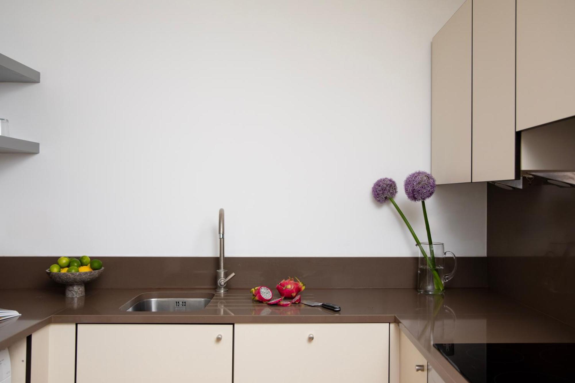Bob W Tower Hill Residences Apartment