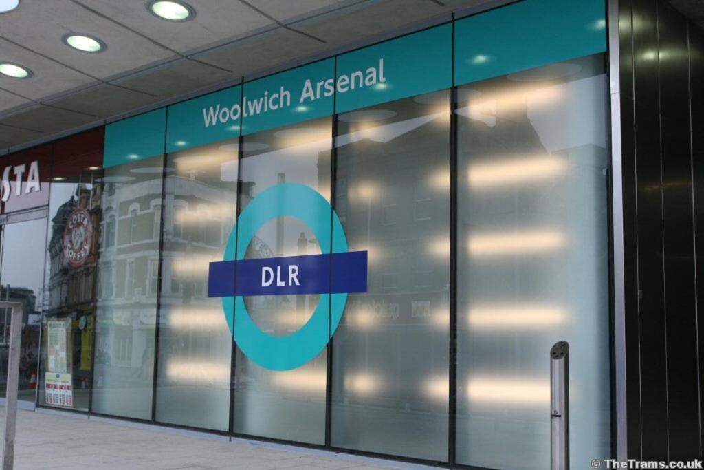 2 Bed Flat, Dedicated Workspace, Parking, 4ktv * London