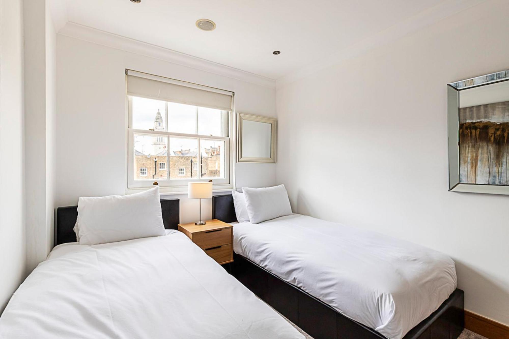 Elegant And Cosy Family In Marylebone London