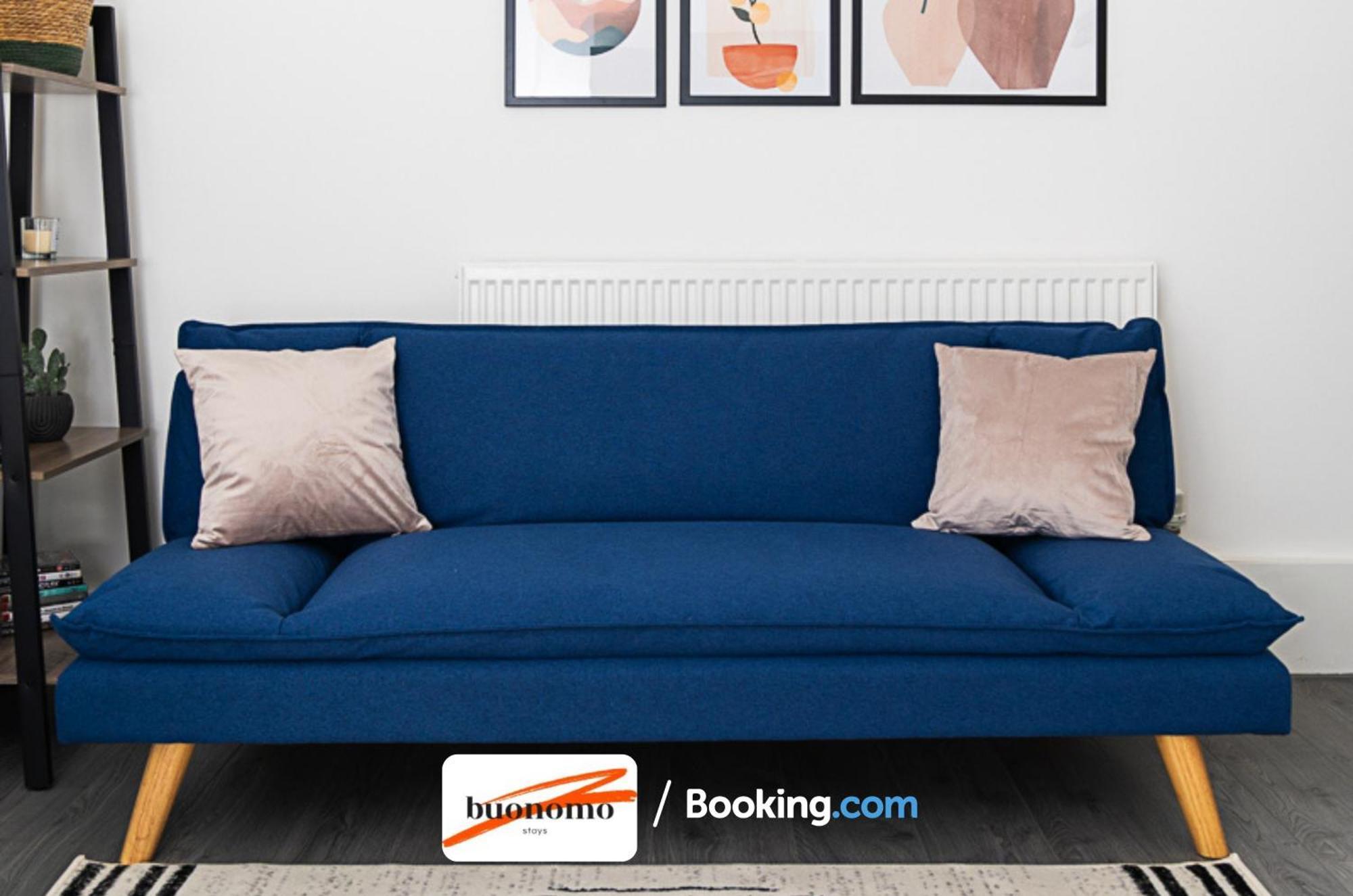 Apartment Three Bedroom At Buonomo Short Lets & Serviced With Netflix & Games *