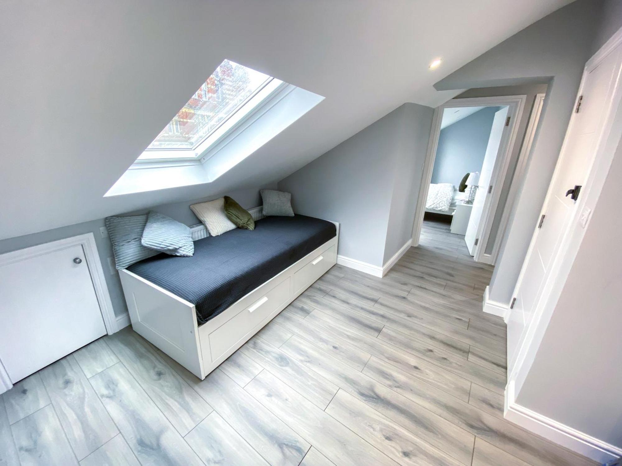 Large 1-bedroom Flat, 5 Guest, - F4 Appartement Londen