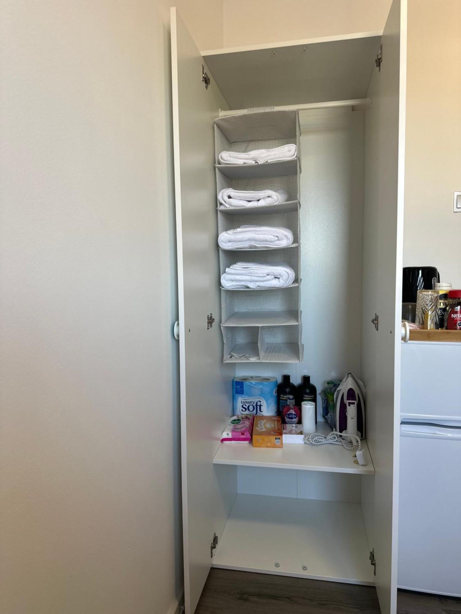 Hlm Single Only * London