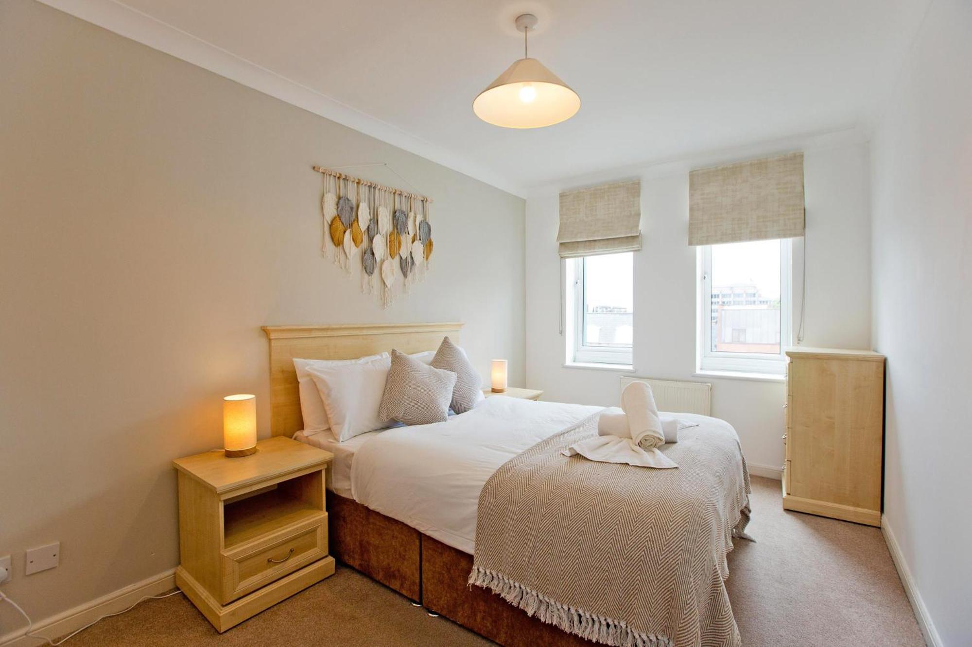Imperial Onedin Point-tower Hill Apartment *