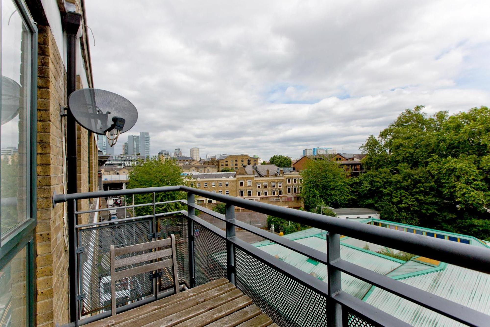 Imperial Onedin Point-tower Hill Apartment