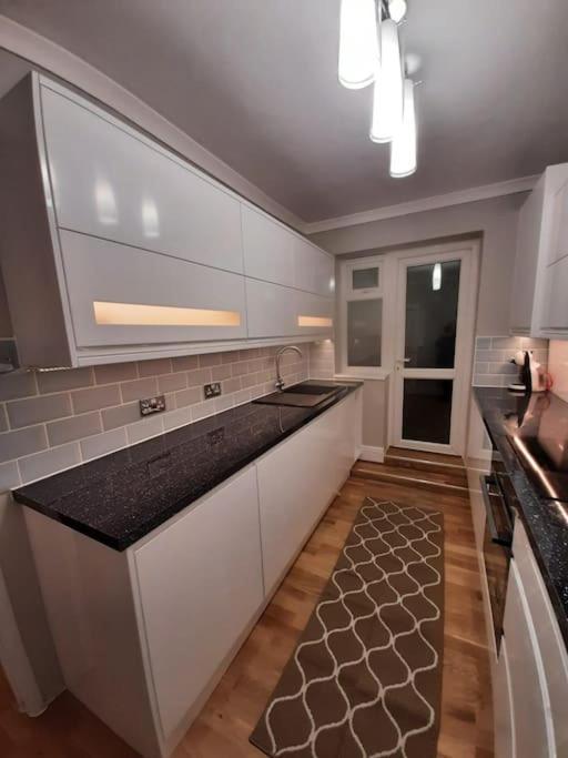 Greenwich Haven, Apartment