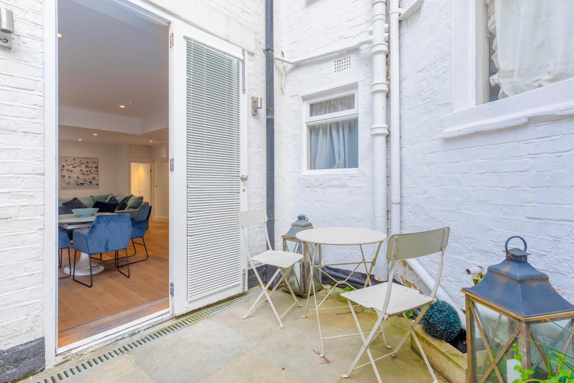 Appartement Lovely In Near Victoria *