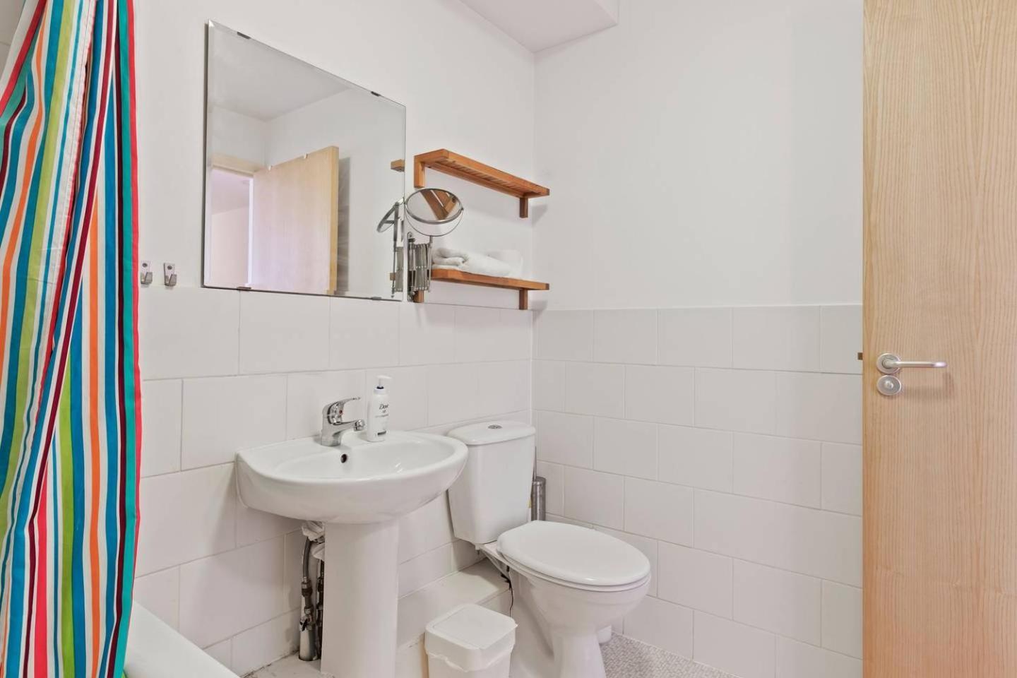 Modern 2 Bedroom In Homerton London