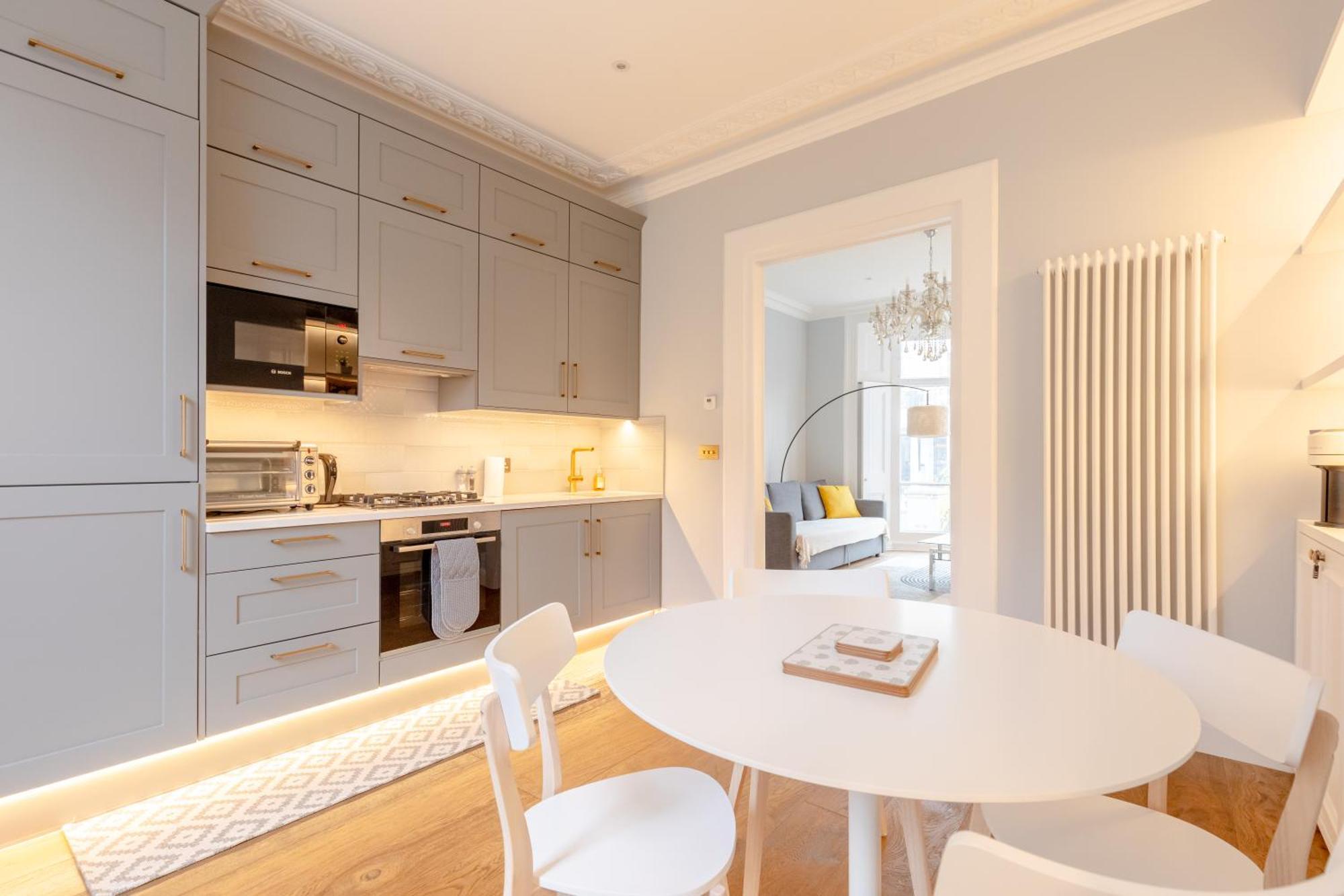 Elegant & Beautifully Presented 1bd Flat- Chelsea! * London
