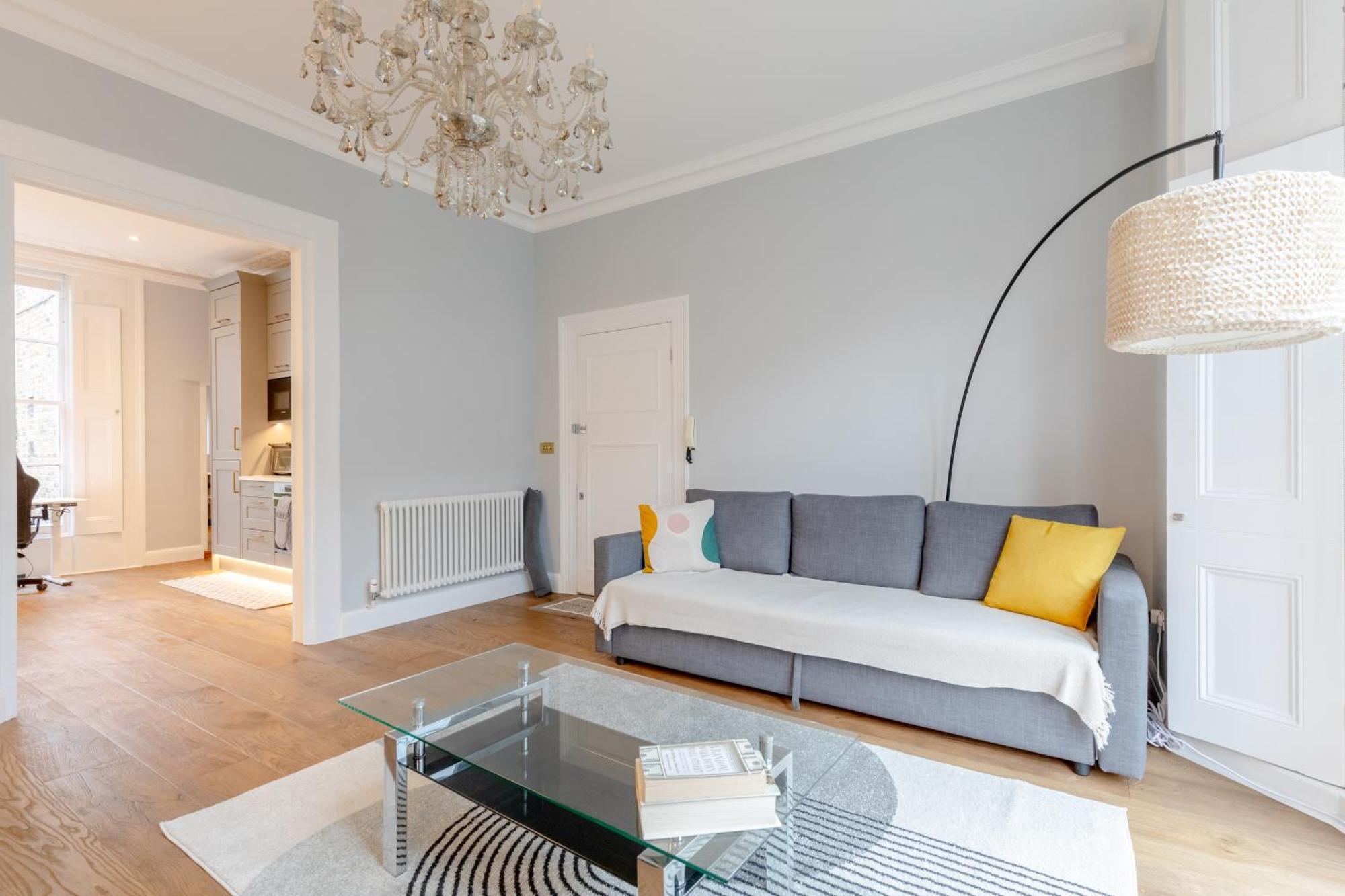 Elegant & Beautifully Presented 1bd Flat- Chelsea!