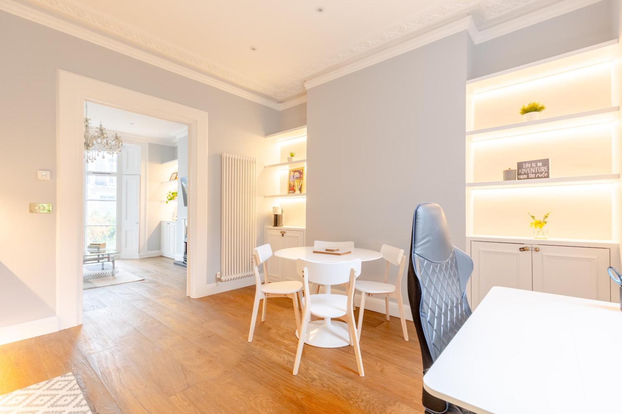 Apartment Elegant & Beautifully Presented 1bd Flat- Chelsea! *