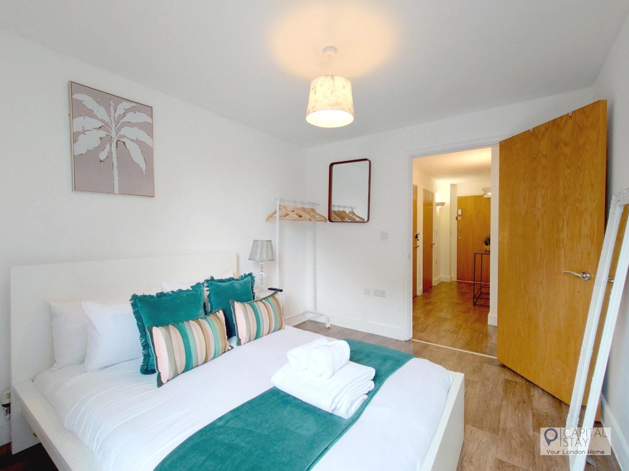 Two Bed Serviced By Docklands London