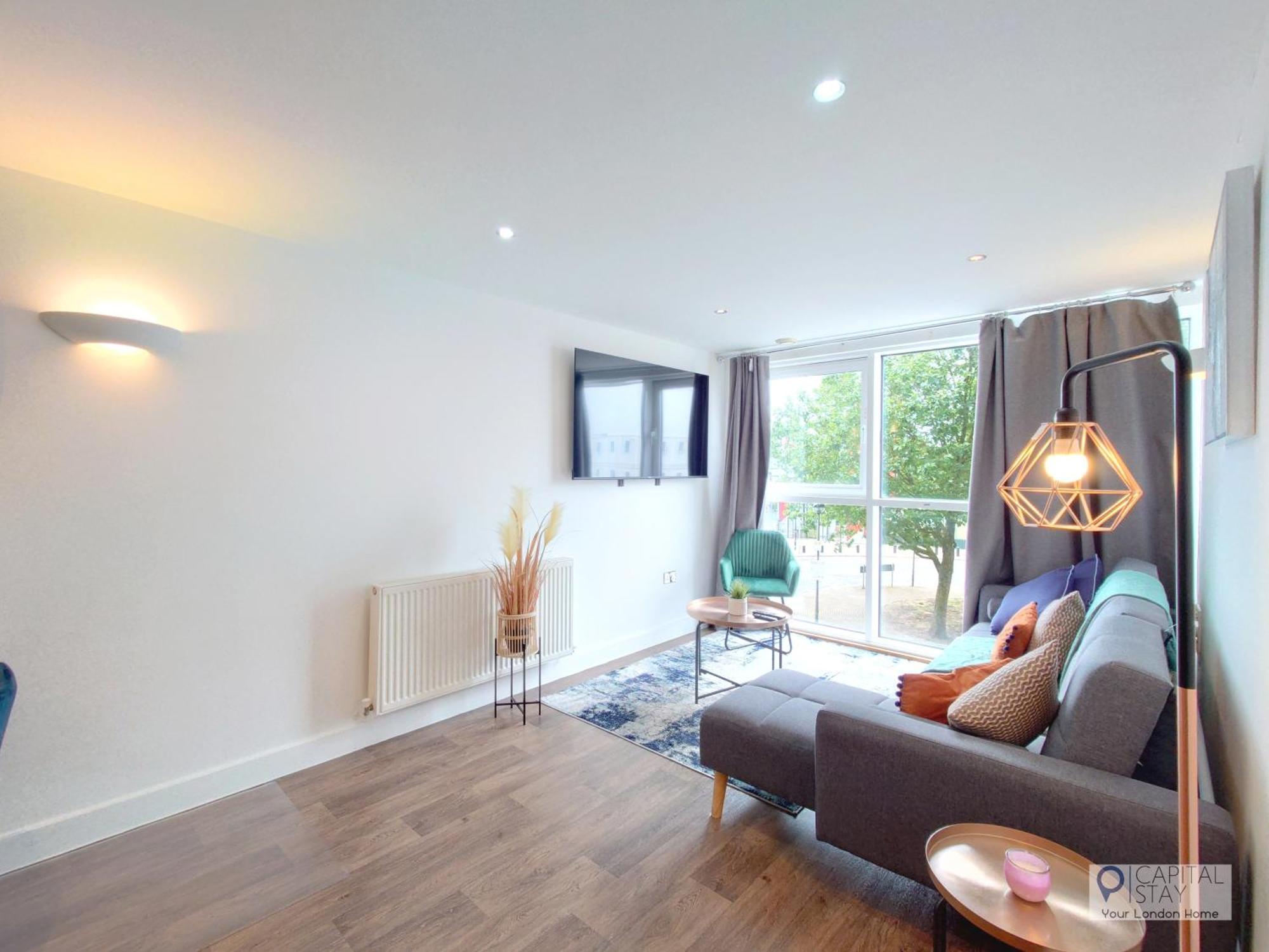 Two Bed Serviced By Docklands Apartment