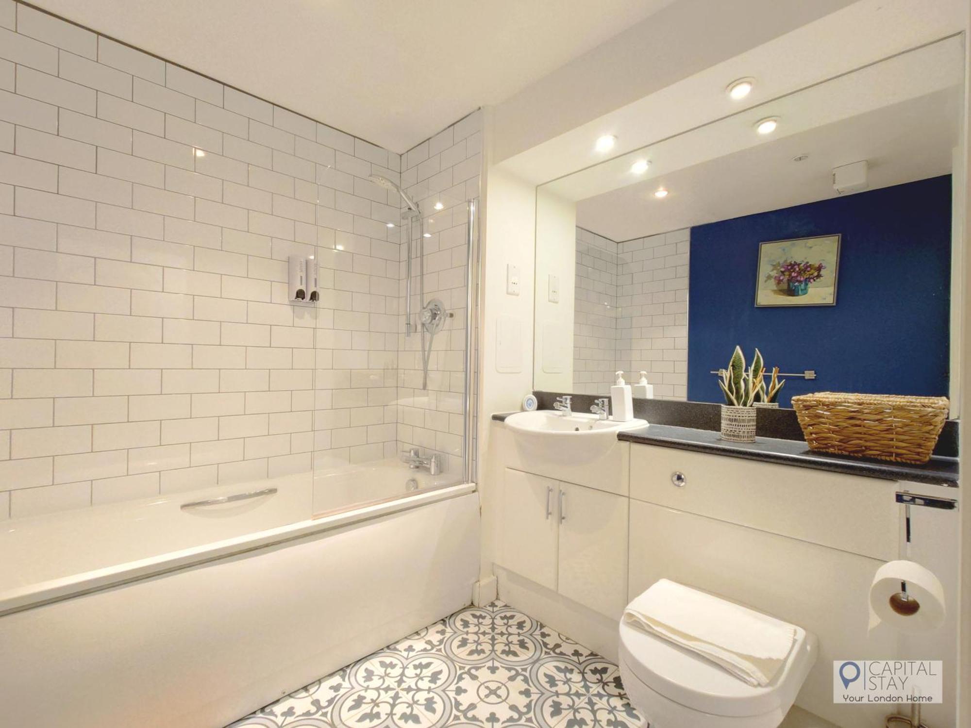 Apartment Two Bed Serviced By Docklands