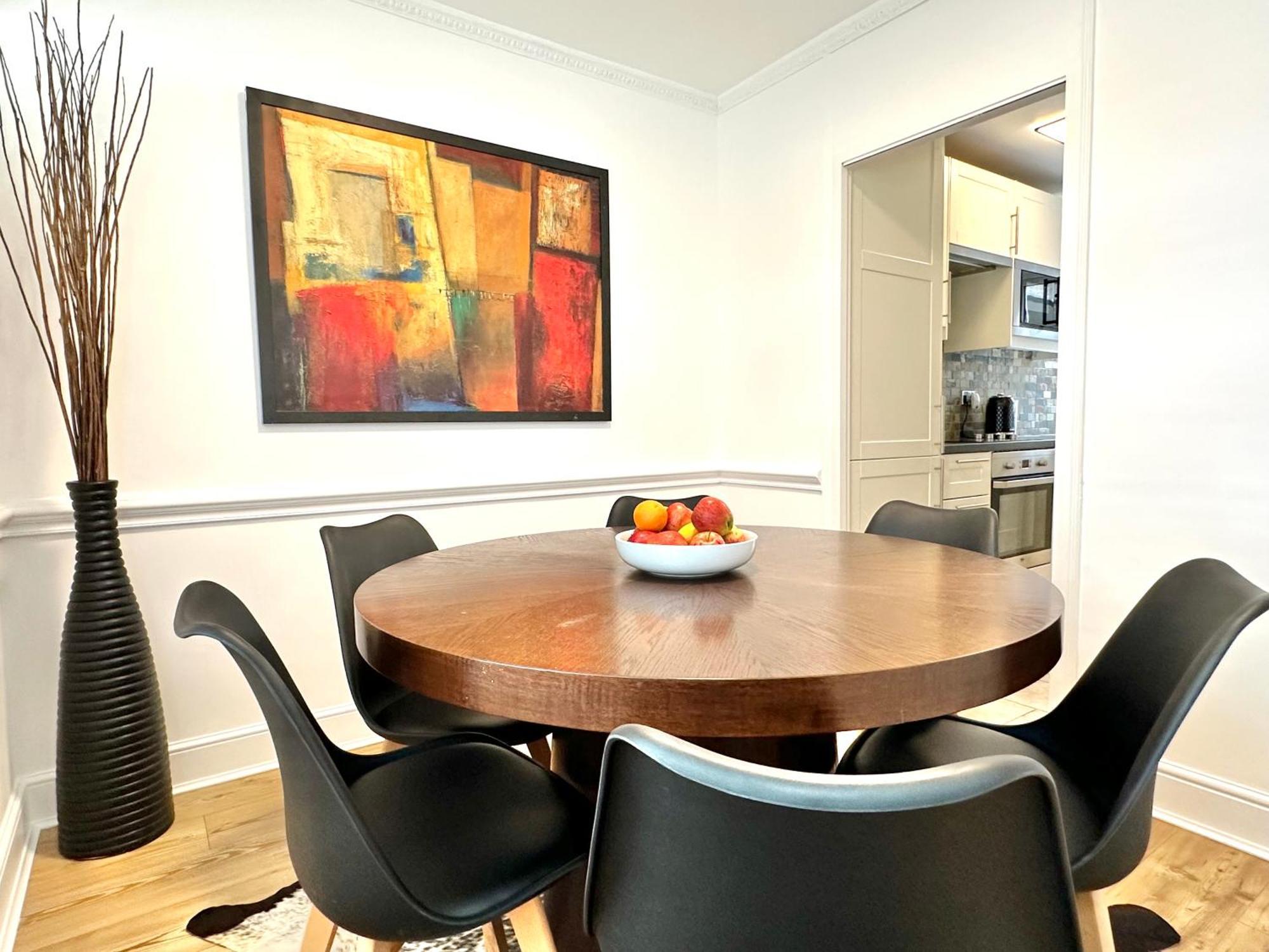 Newly Refurbished ,chic, Attractive 3 Bedroom Flat * London