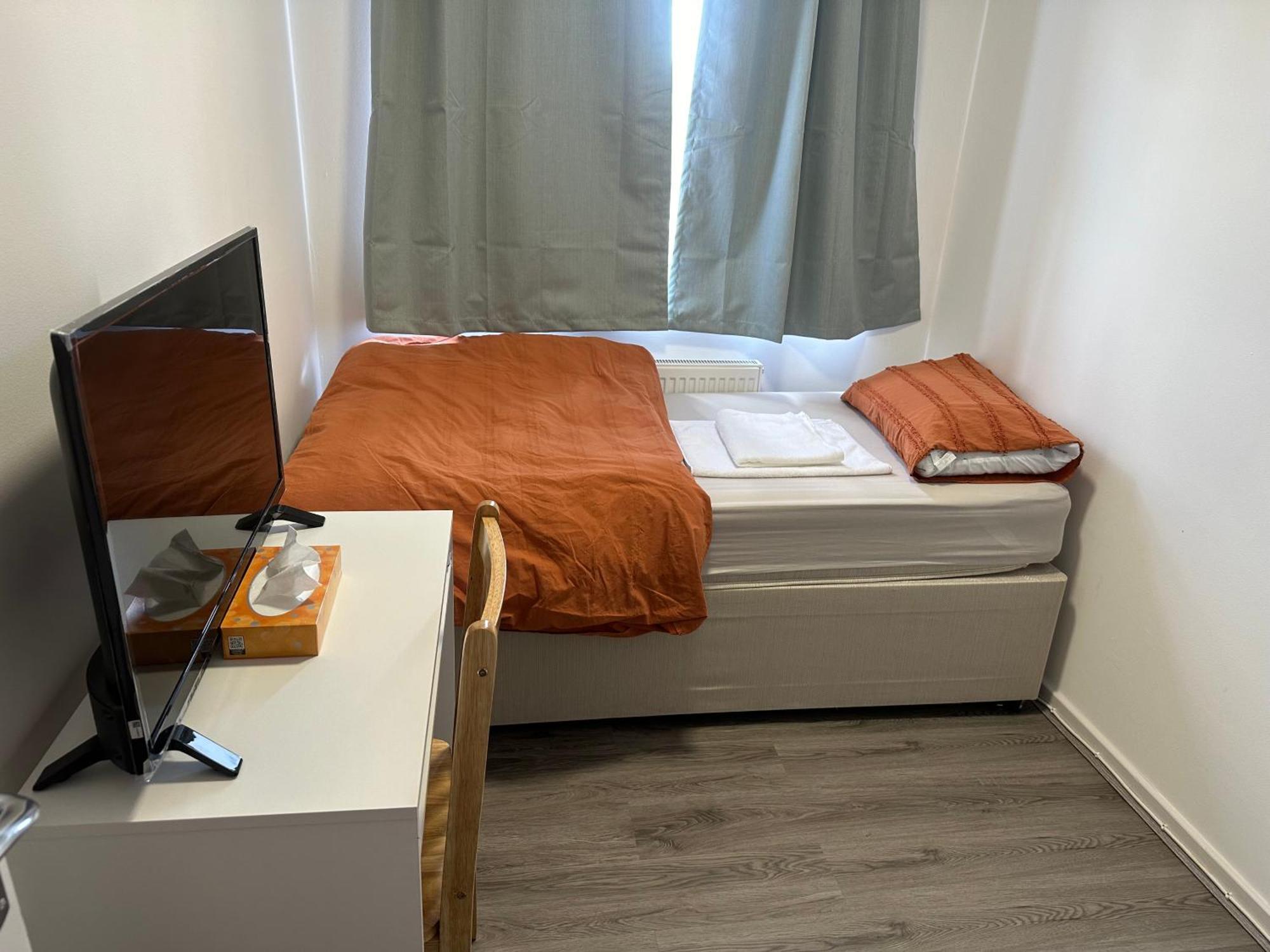 Hlm Single Only London