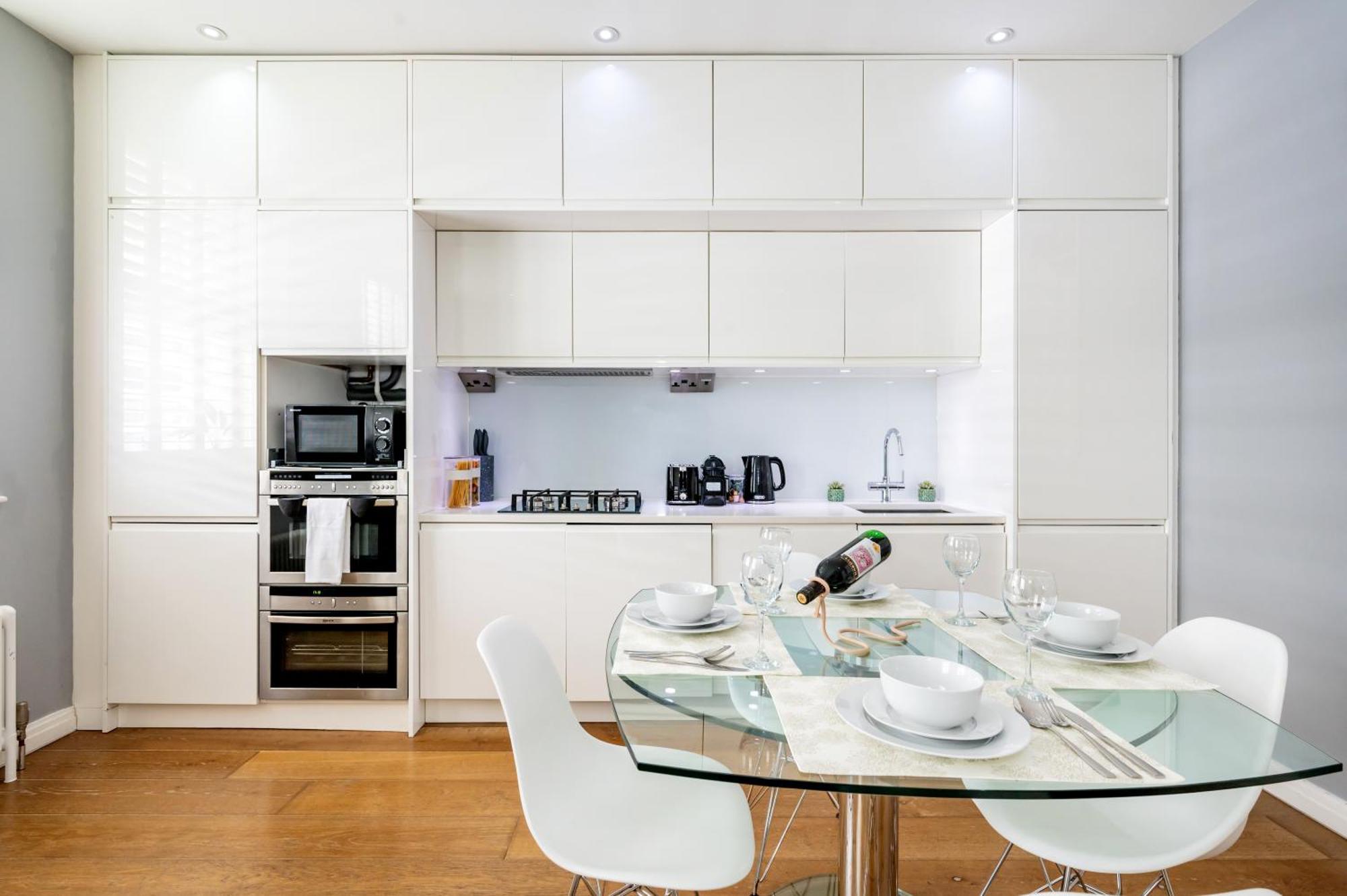 Welcome - Drury Lane Apartment
