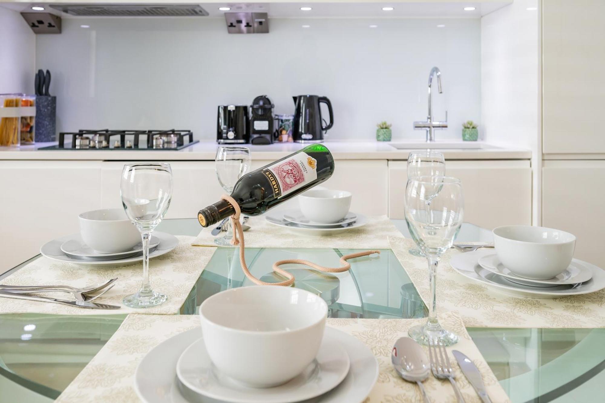 Welcome - Drury Lane Apartment *