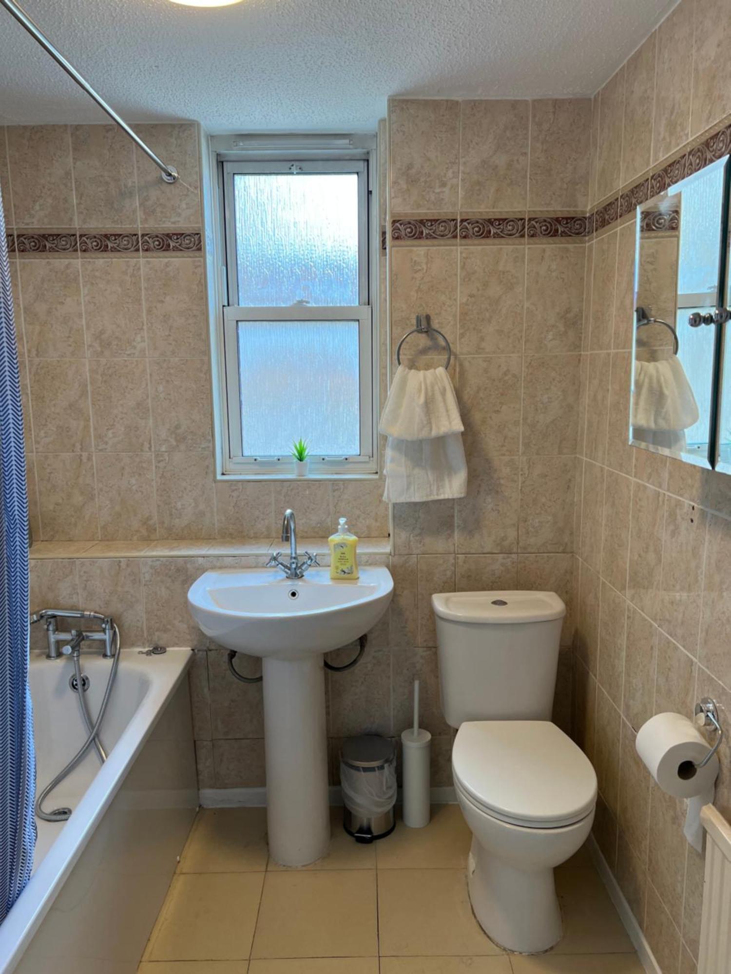 Apartment Lovely Entire Flat With Private Balcony In Euston-central