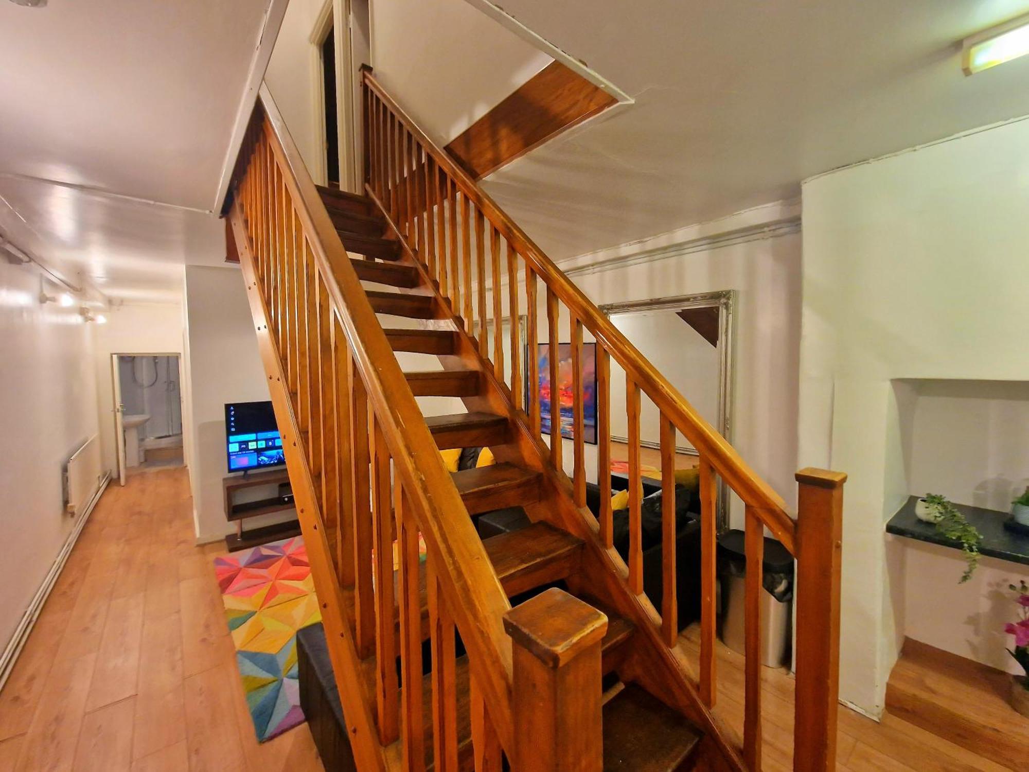 Duplex With 3 Bedrooms And Large Sofa-bed Back Patio, Near Angel And King's Cross Station Apartment *