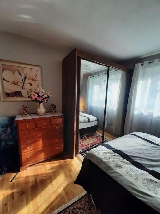 Greenwich Haven, Apartment London