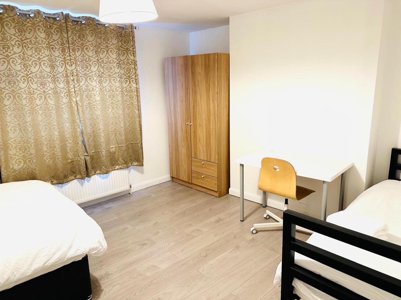 Guest house Westferry *
