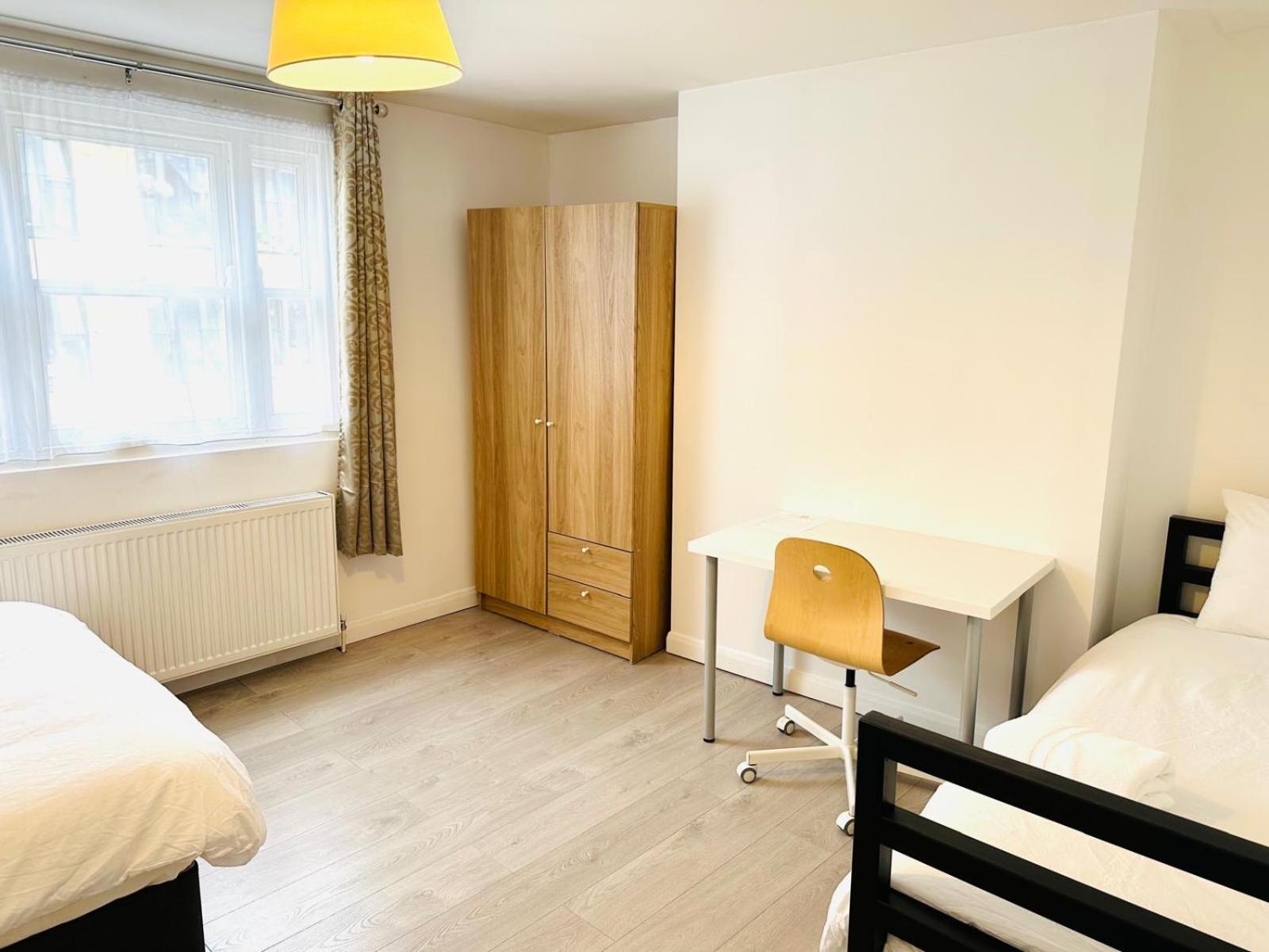 Guest house Westferry London
