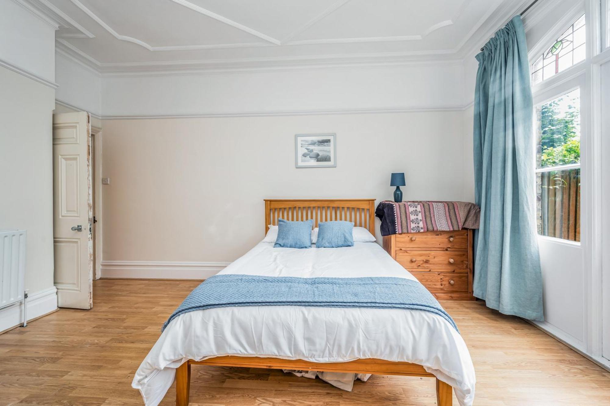 Pass The Keys Wonderful Six Bed Victorian In Holiday home *