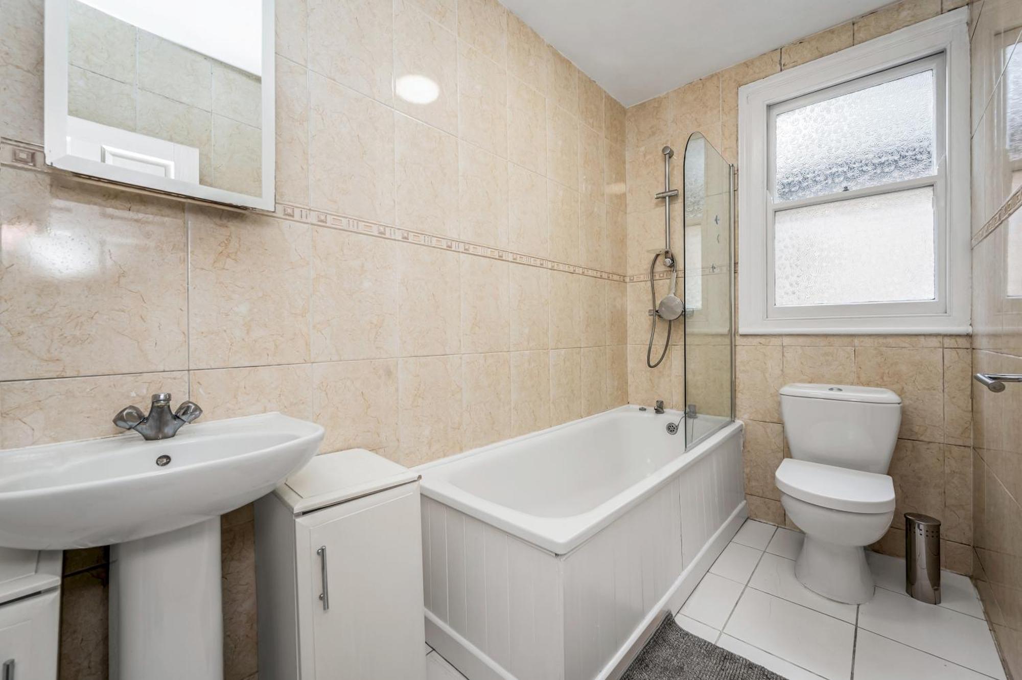 Pass The Keys Wonderful Six Bed Victorian In Holiday home London