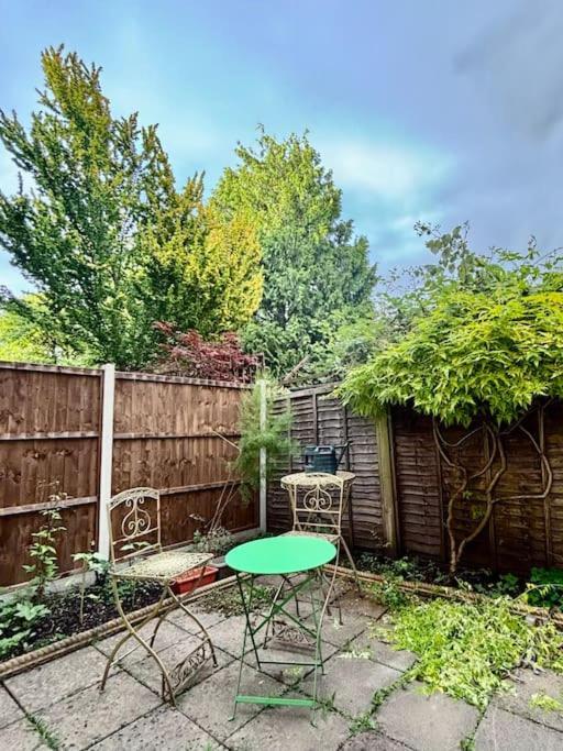Cozy 1-bedroom In Turnham Londen