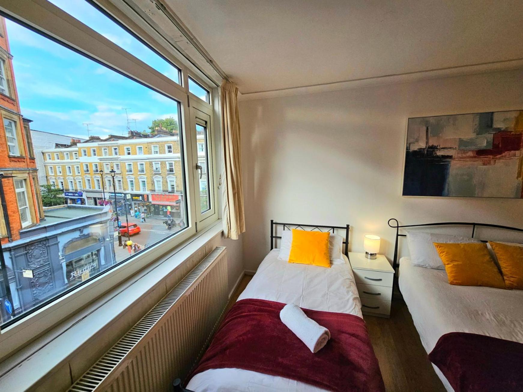Bright & Spacious In Building With Lift, Right Next To Bayswater Station - Walk To Kensington Palace, Hyde Park, Little Venice & Notting Hill London