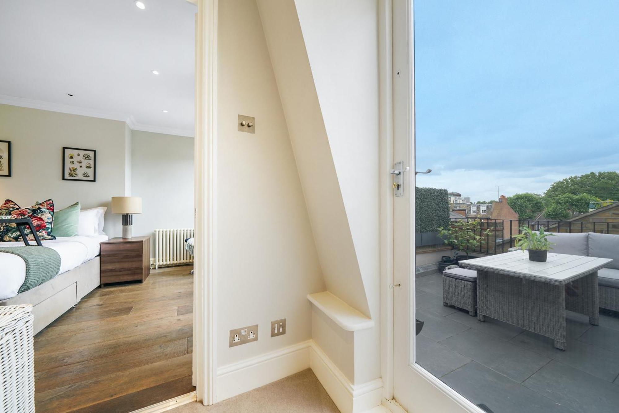 Stylish 2bed 2 Bath House With Balcony * London