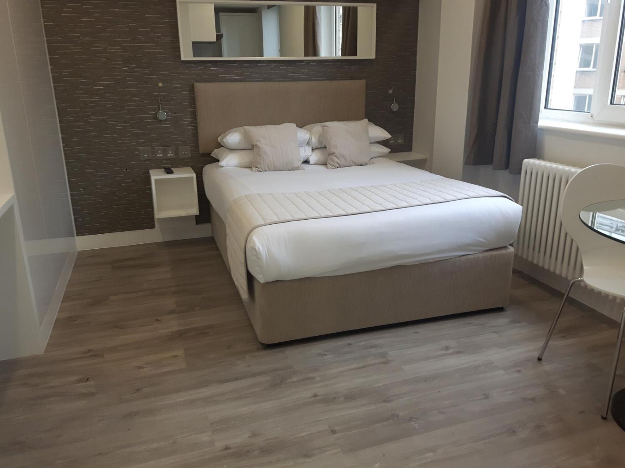 Chelsea Cloisters Serviced * London