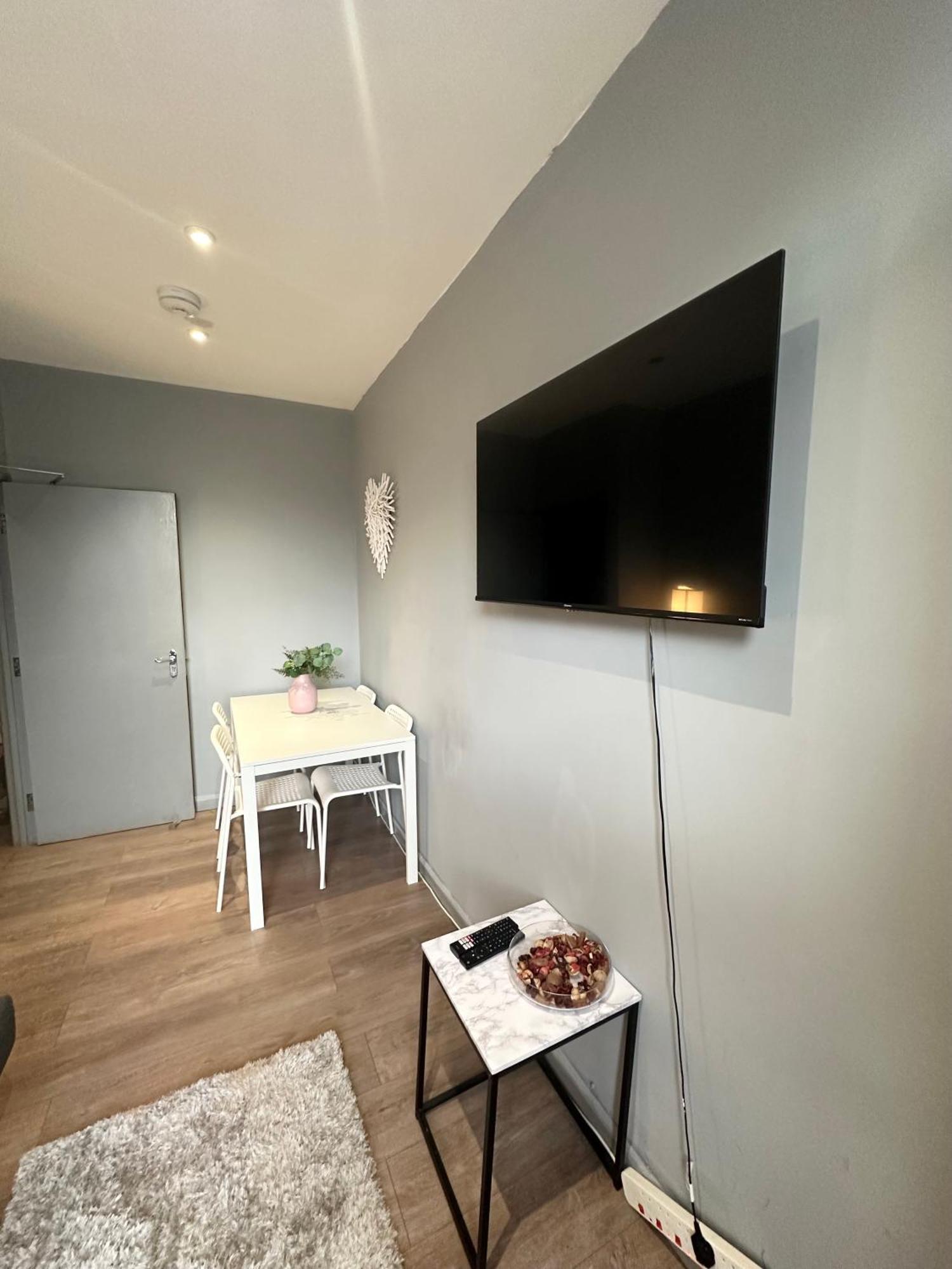 Kingcross 3 Bedroom Flat, 3mins To Euston Apartment *