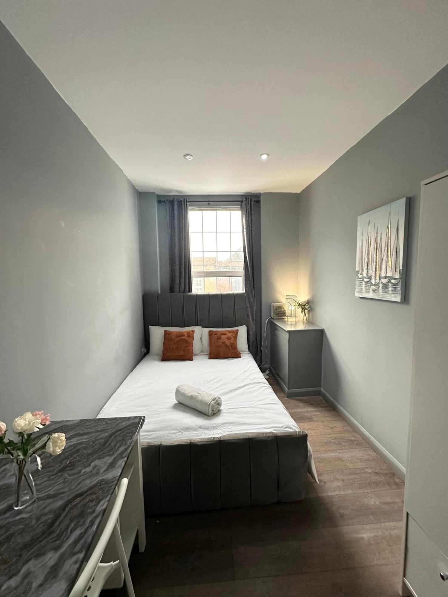 Kingcross 3 Bedroom Flat, 3mins To Euston Apartment