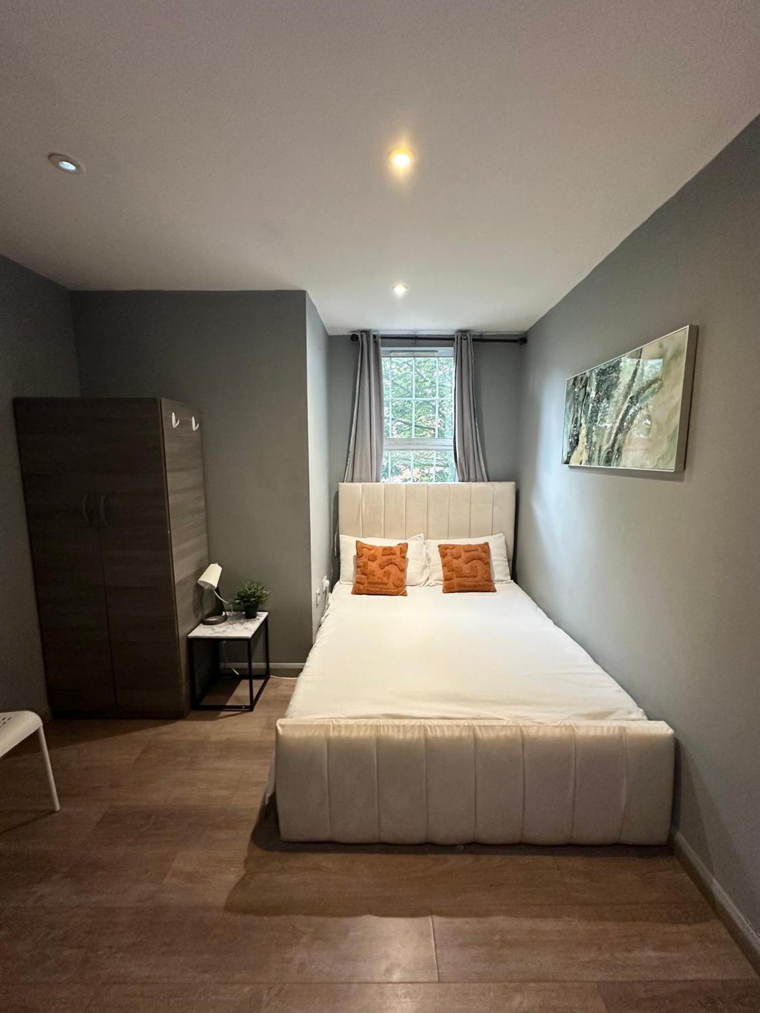 Kingcross 3 Bedroom Flat, 3mins To Euston Apartment