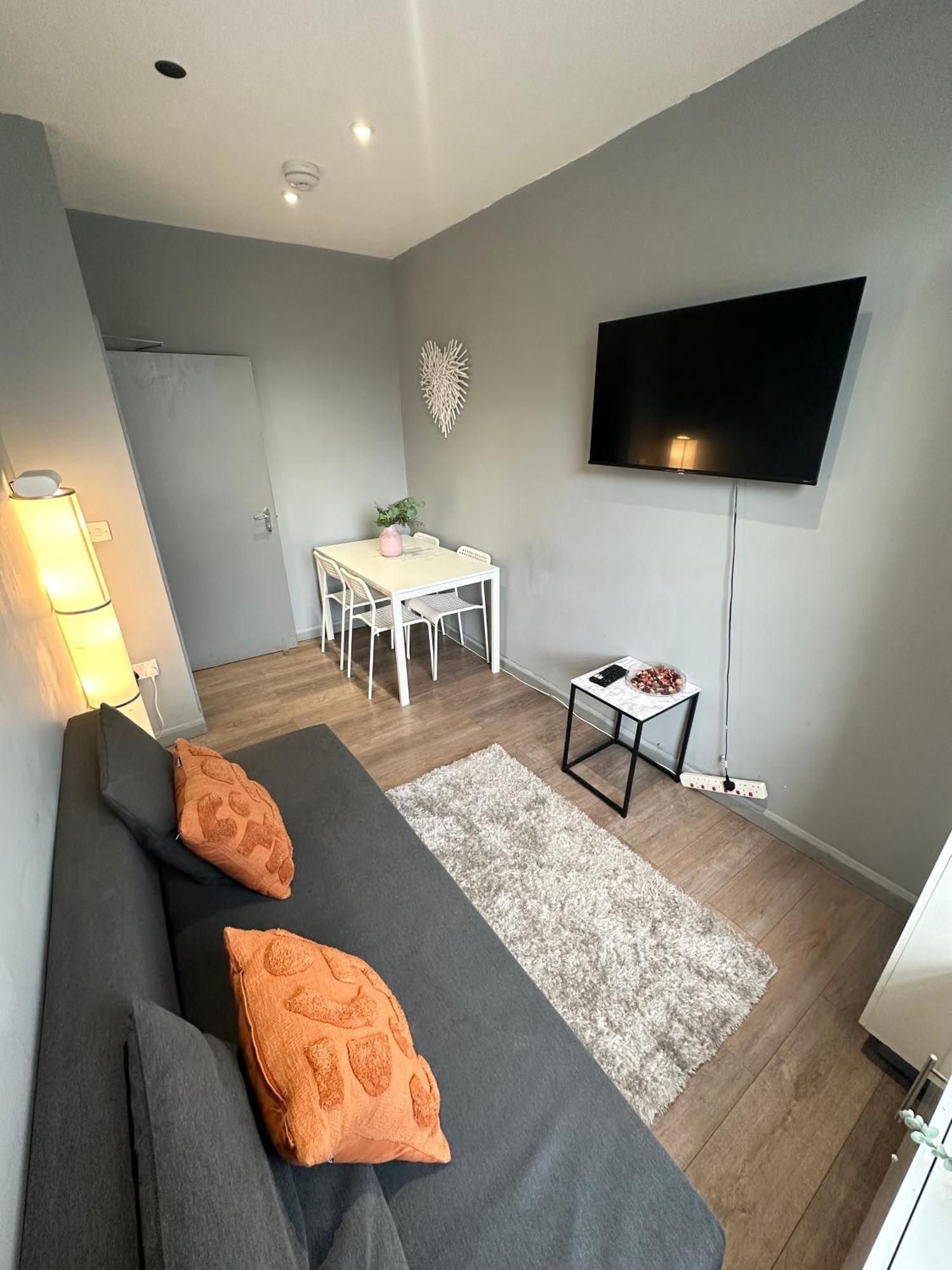 Kingcross 3 Bedroom Flat, 3mins To Euston Apartment *