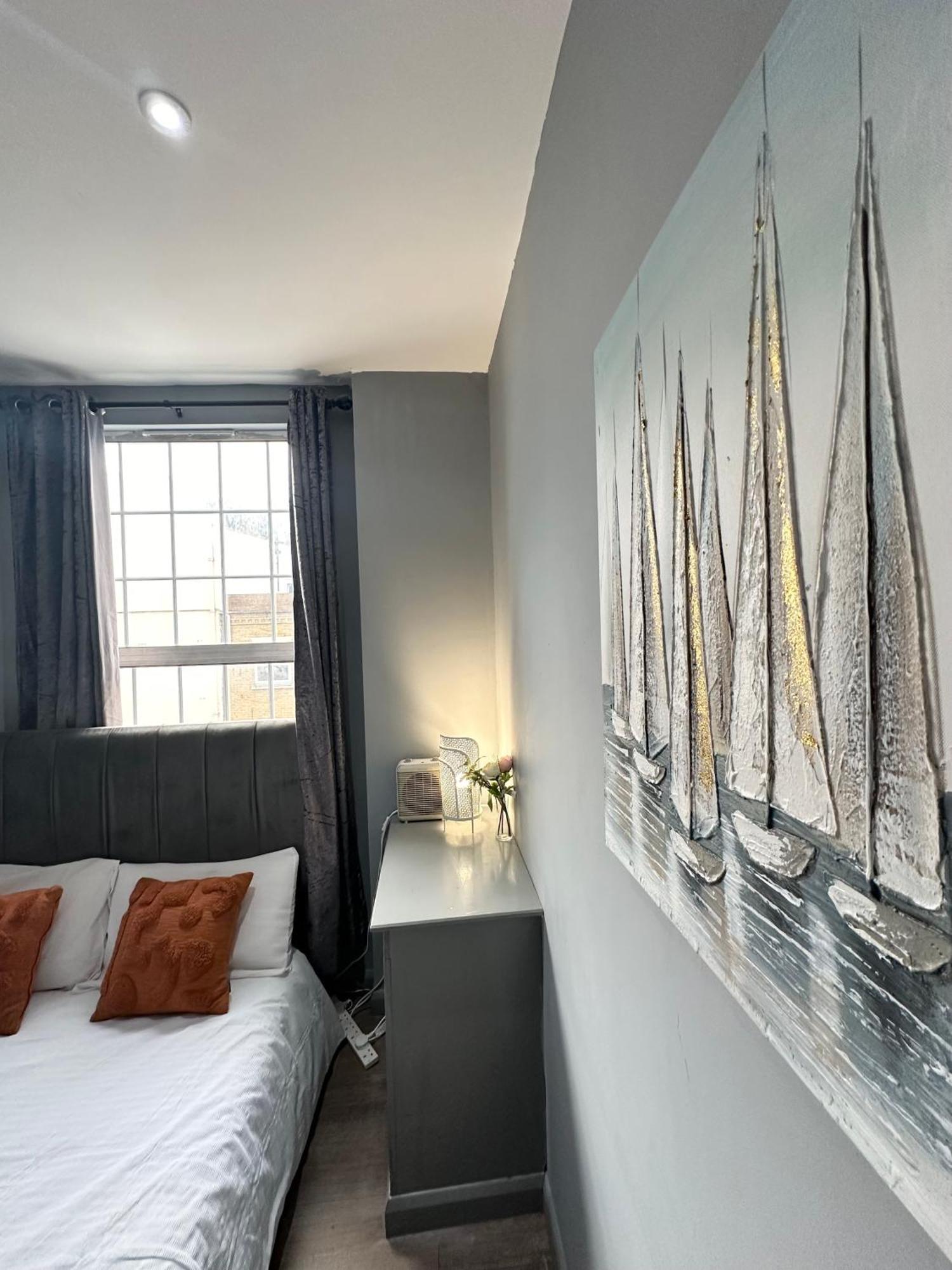 Kingcross 3 Bedroom Flat, 3mins To Euston Apartment *