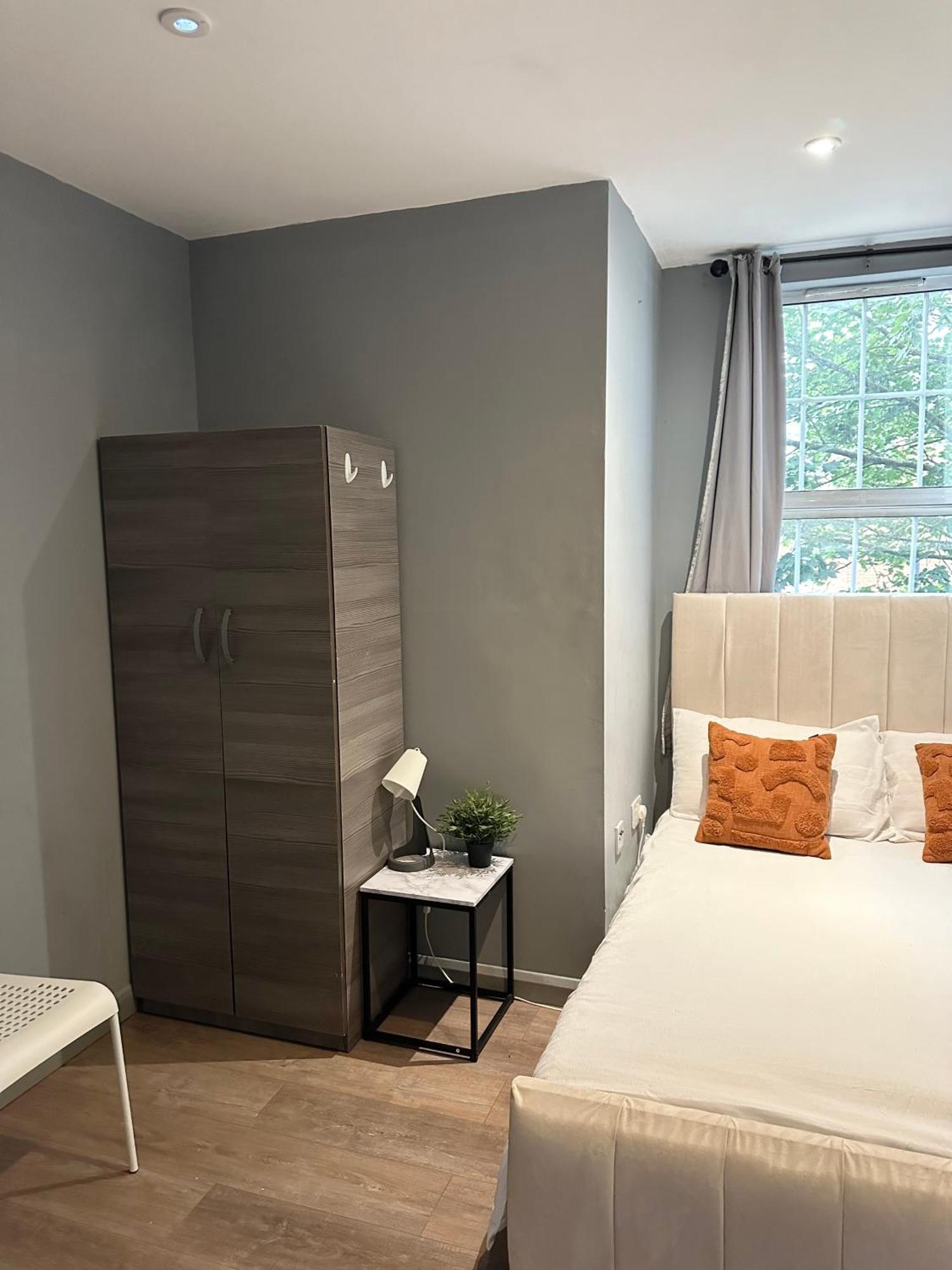 Kingcross 3 Bedroom Flat, 3mins To Euston * London