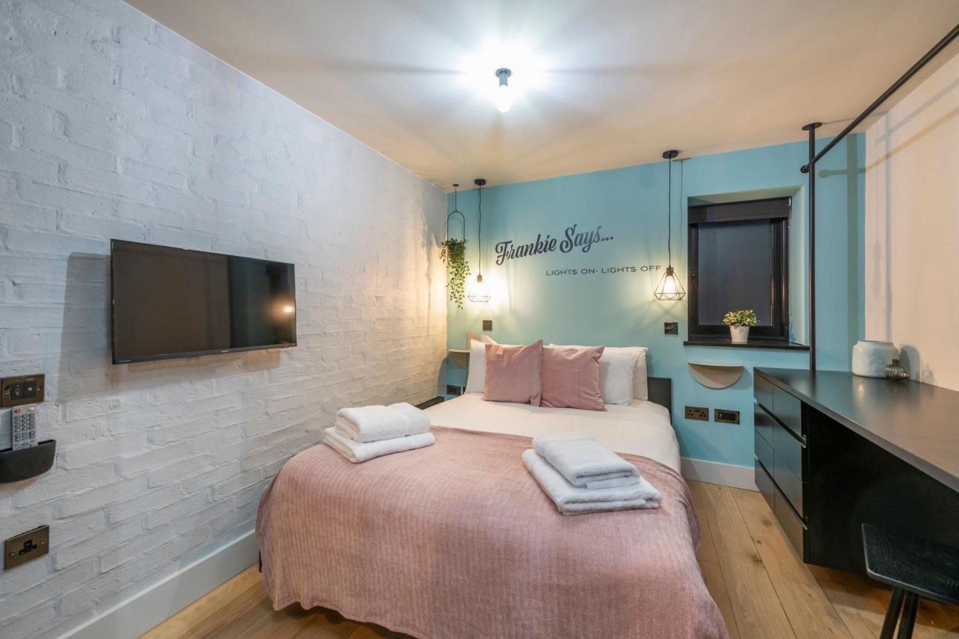 The Insta Playhouse - Covent Garden - By Frankie Says Londen