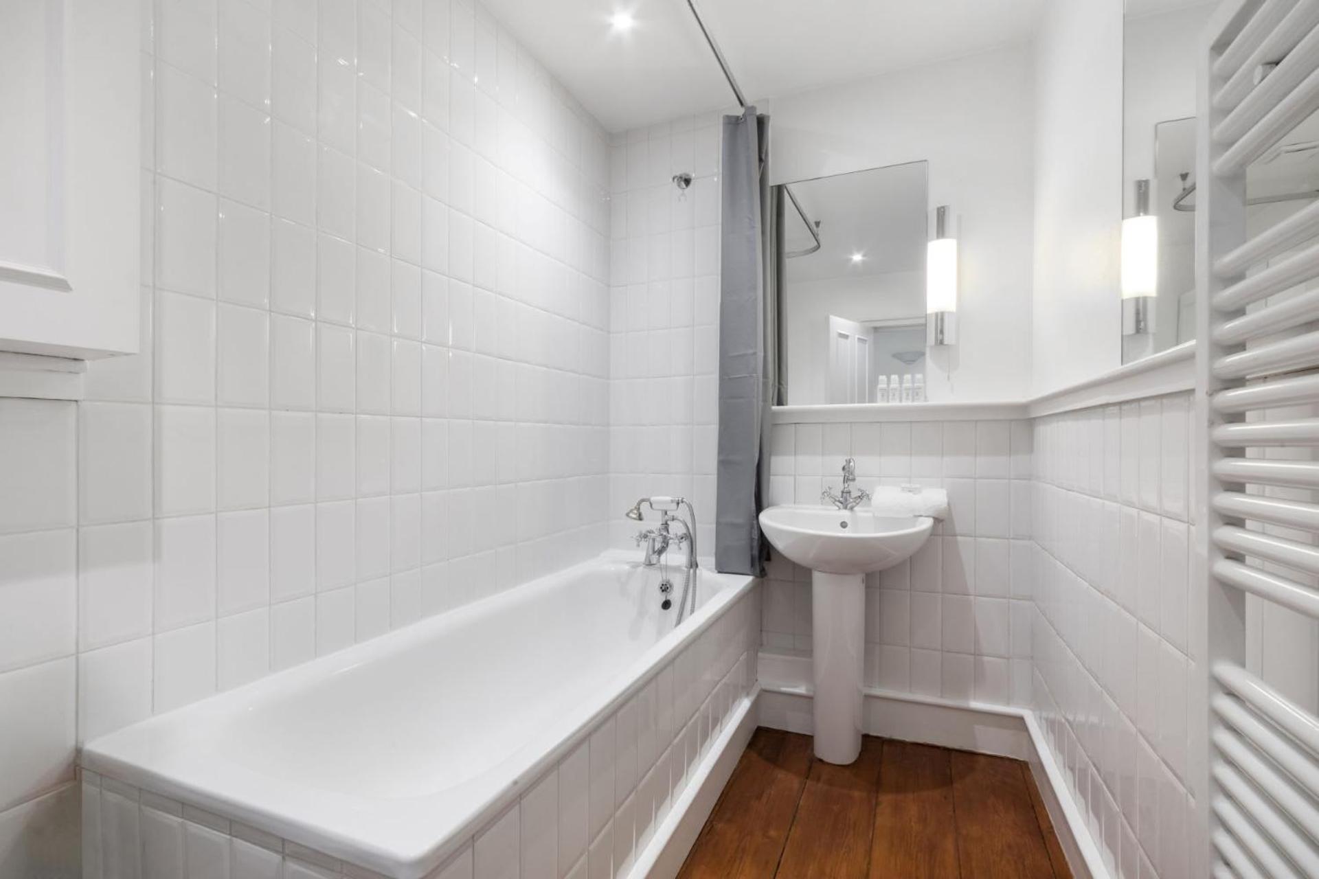 The Upper House - Fitzrovia - By Frankie Says Appartement
