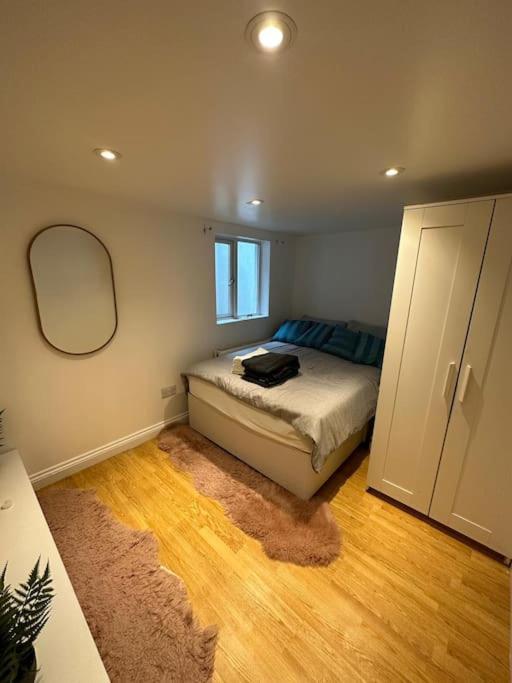 One Bedroom Flat Near Tube And Wembley Stadium *